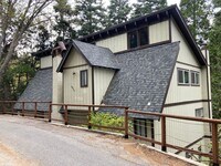 Building Photo - 27957 Lakes Edge Rd