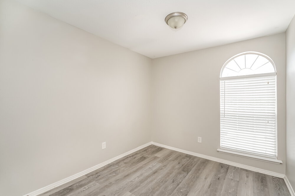 Building Photo - 809 Pace Dr