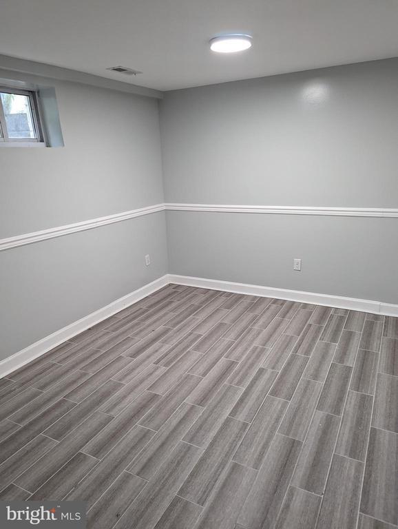 Primary Photo - 9033 Old Court Rd