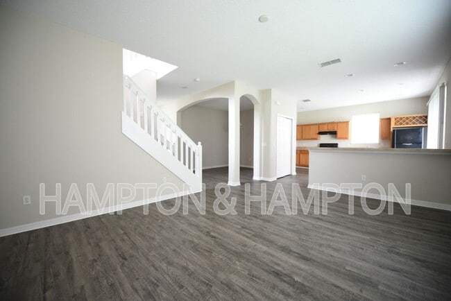 Building Photo - SPACIOUS 3 BEDROOM 2.5 BATH IN GATED COMMUNITY