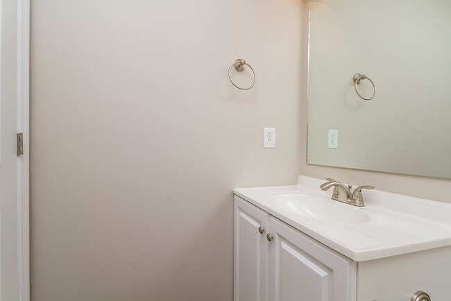 Building Photo - 1431 Westview Dr