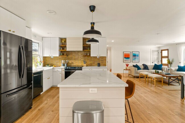 Building Photo - 17376 Lively Ln