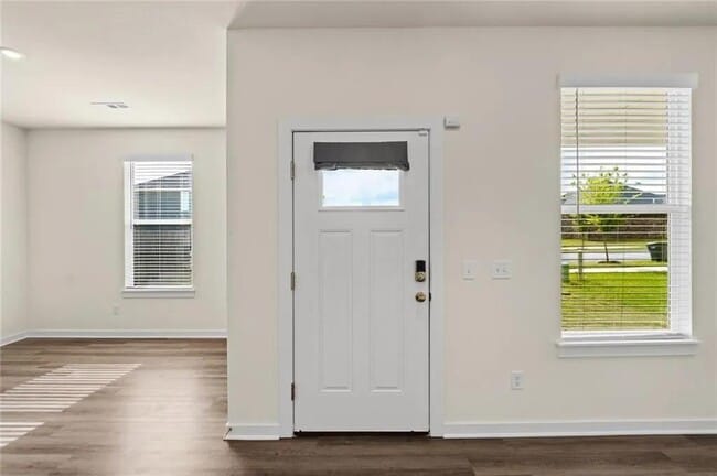 Building Photo - 283 S Neon Ave