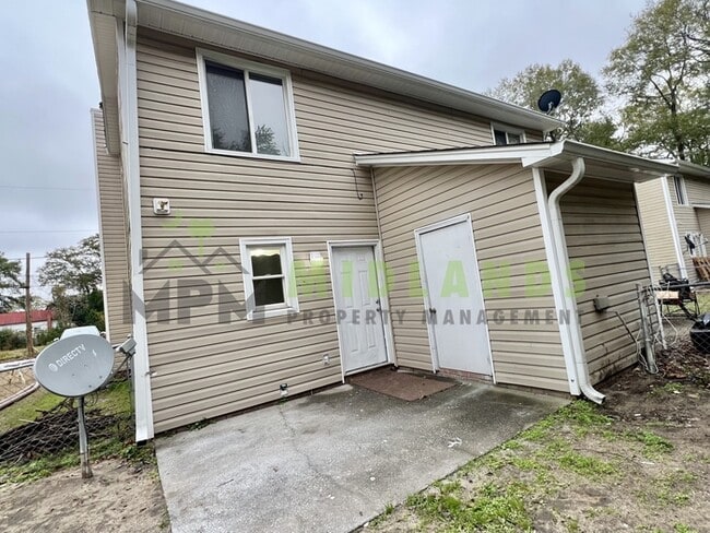 Building Photo - 204 S Cromwell St