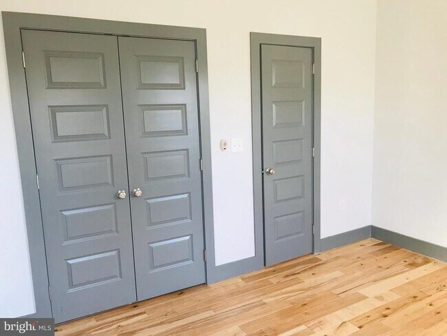 Building Photo - 1829 N Ringgold St