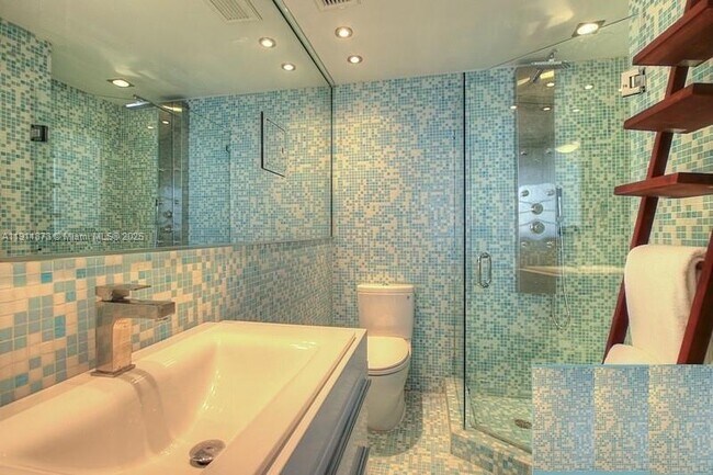 Building Photo - 20 Island Ave