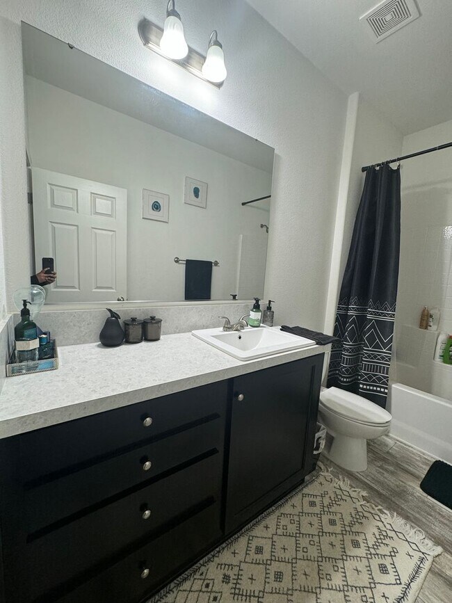 Building Photo - Ranch Style Home Here In the Heart of Perris