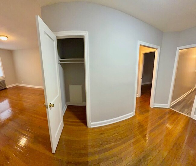 Building Photo - 15 Gallatin St NE