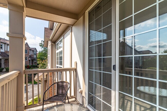 Building Photo - 200 Rosehall Dr
