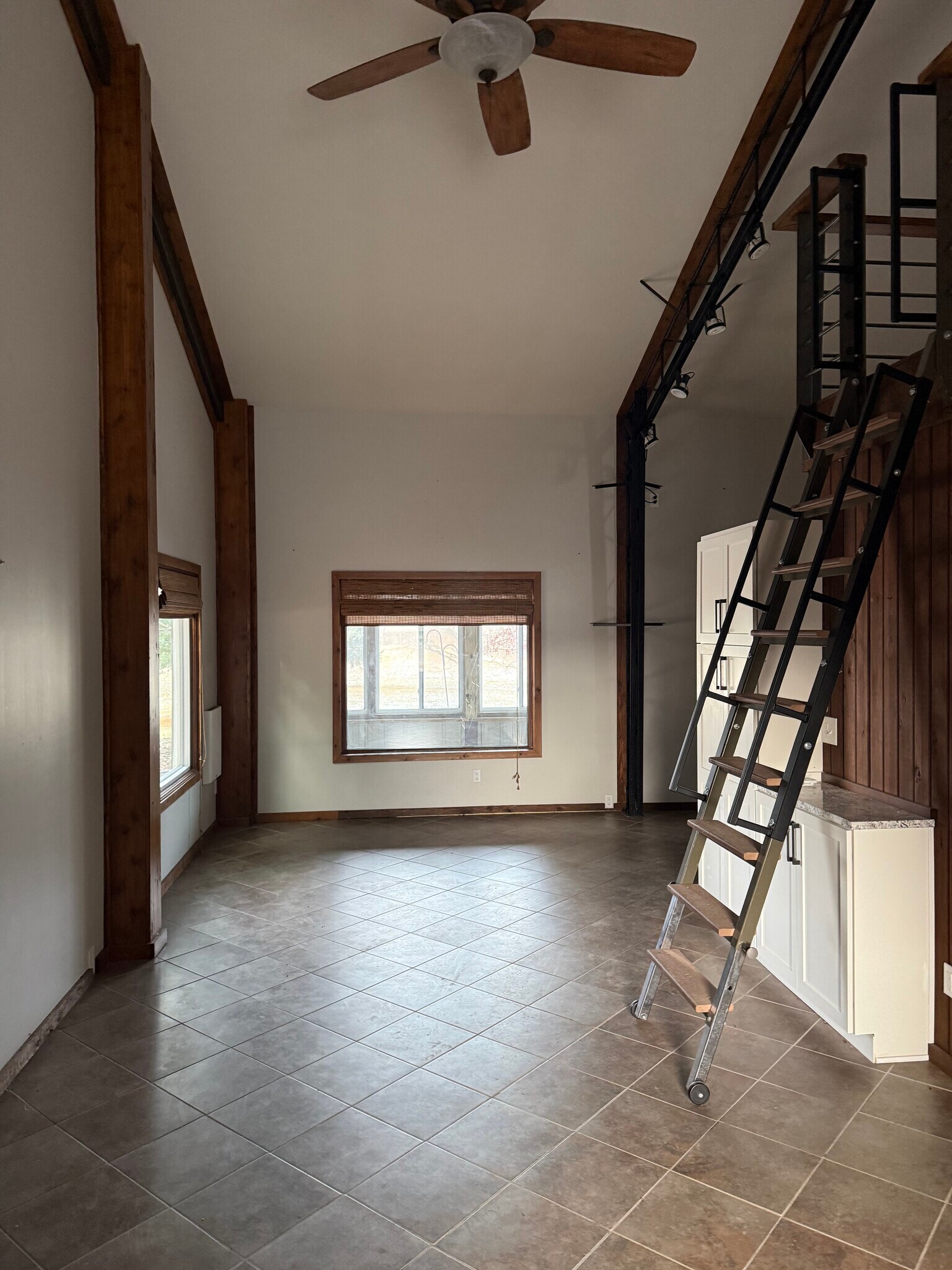 Building Photo - 11923 Fuller Rd