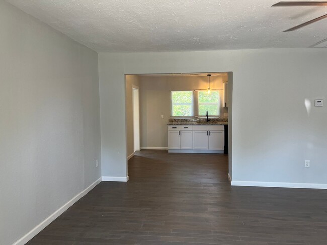 Building Photo - Remodeled 3 bedroom! MOVE IN SPECIAL! $200...