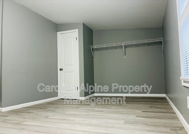 Building Photo - 1021 Dodd St