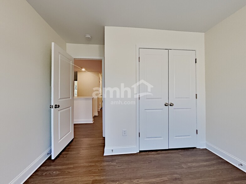 Building Photo - 581 Woodall Rd