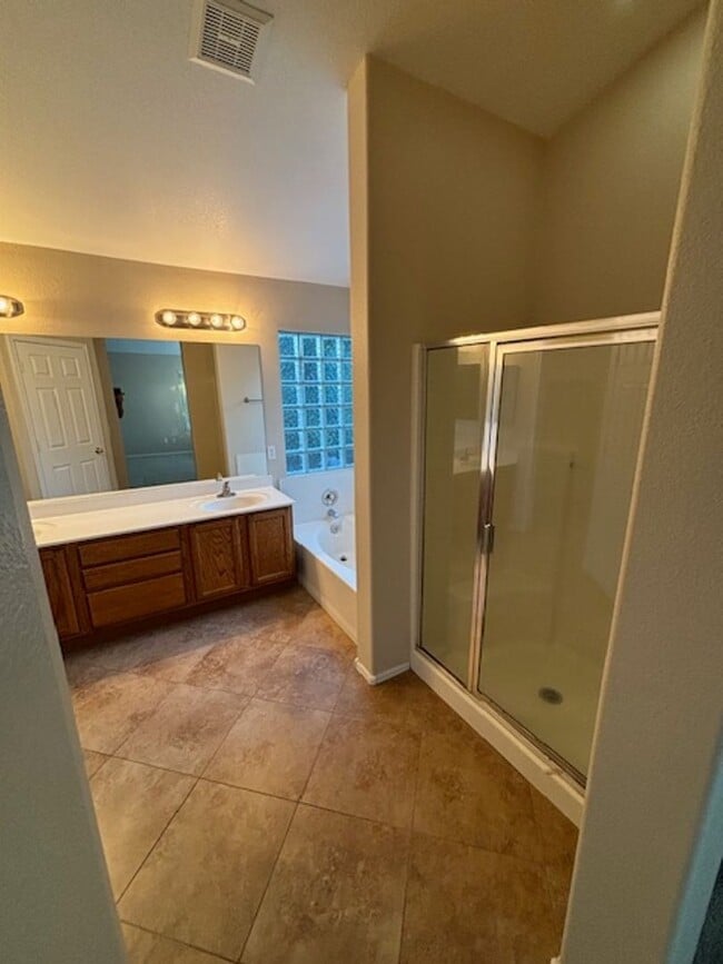 Building Photo - 4 bedroom home in Tempe