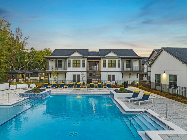 Building Photo - 1559 W 9 Mile Rd