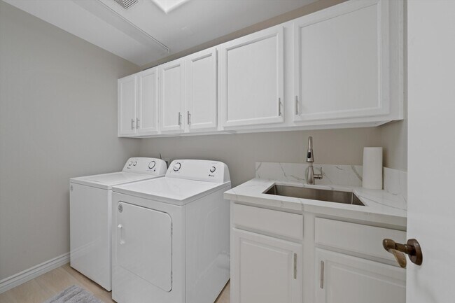 Building Photo - 53445 Eisenhower Dr