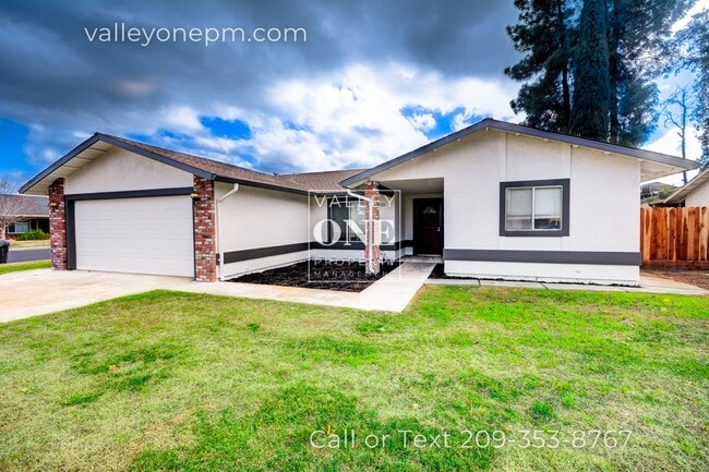 Building Photo - 2232 Ridgeway Dr