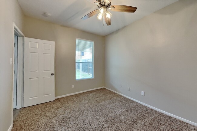 Building Photo - 15323 Fir Woods Ln
