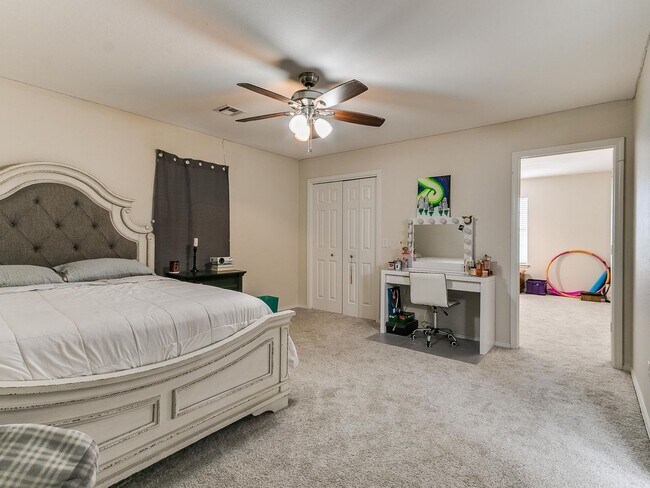 Building Photo - This stunning 4-bedroom, 3.5-bathroom home...