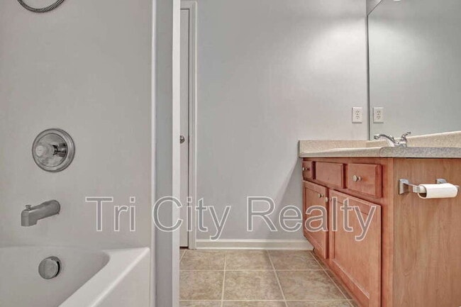 Building Photo - 69 Meadows Creek Ln