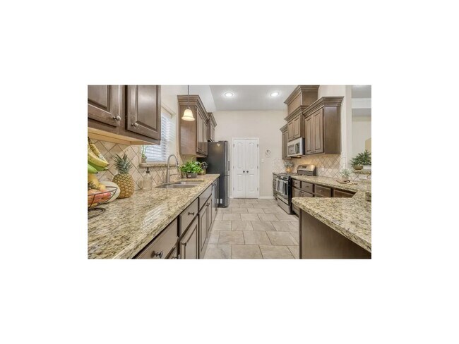 Building Photo - 2531 Kinnersley Ln