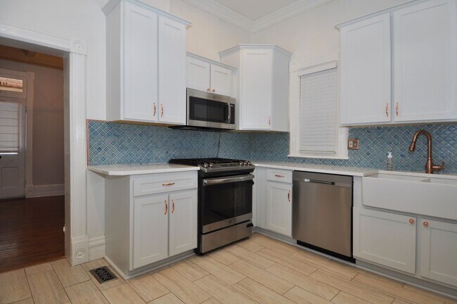 Building Photo - Beautiful Salt Lake Home for Rent