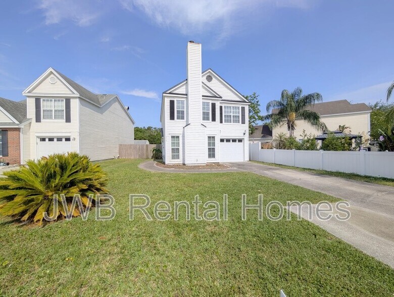 Primary Photo - 618 Staffordshire Dr E