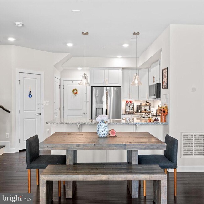 Building Photo - 44674 Provincetown Dr