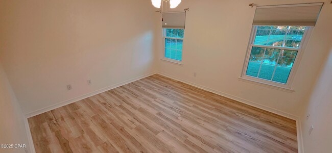 Building Photo - 3102 Meadow St