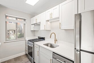 Building Photo - Villa Wynanda