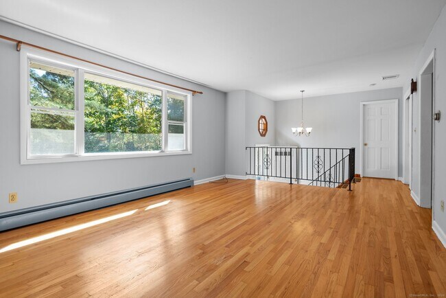 Building Photo - 677 Woodtick Rd
