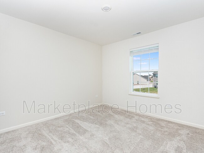 Building Photo - 15014 Quincy Cir