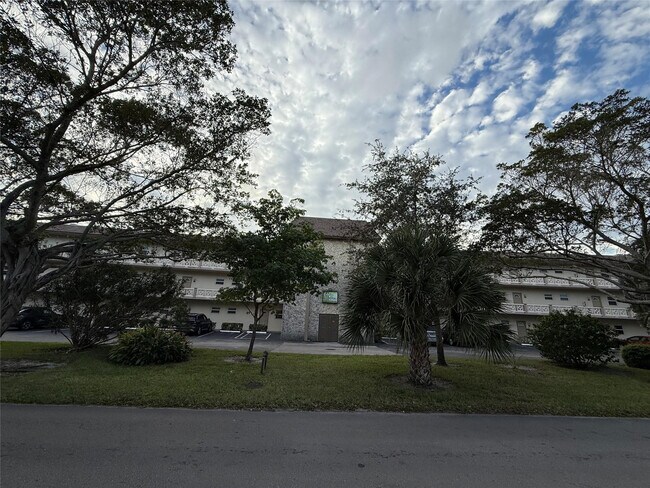 Primary Photo - 3531 NW 50th Ave