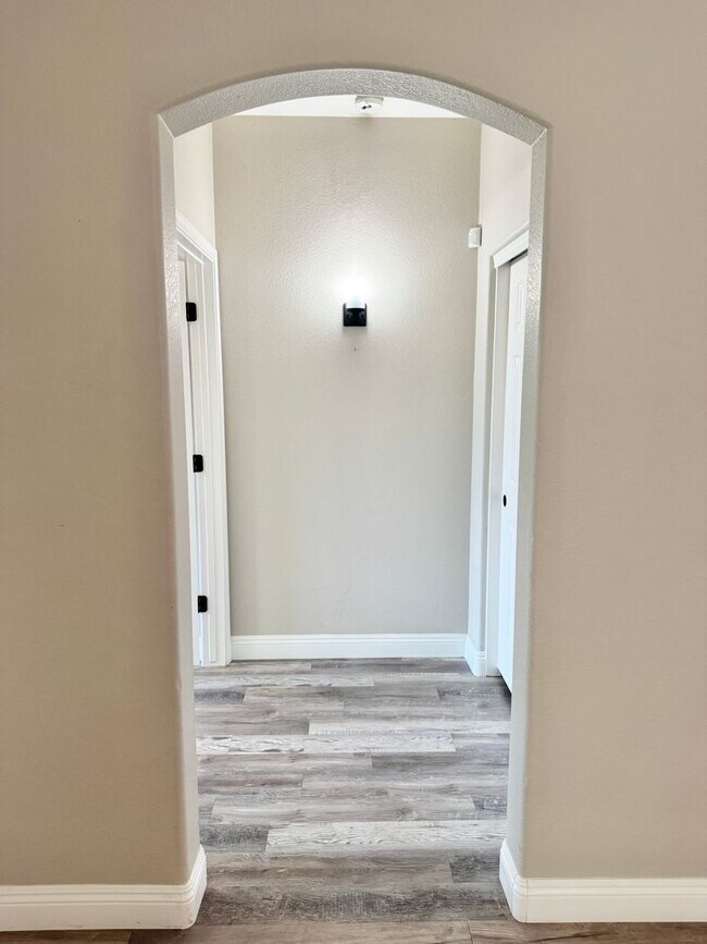 Building Photo - Pristine Single Level 3 Bedroom Home In The Sought After Gated Lagos Vistoso Community in Chandler!