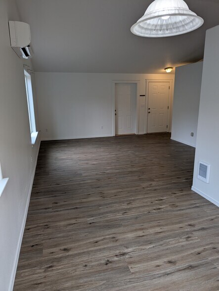 Building Photo - 790 SE Kierra Pl