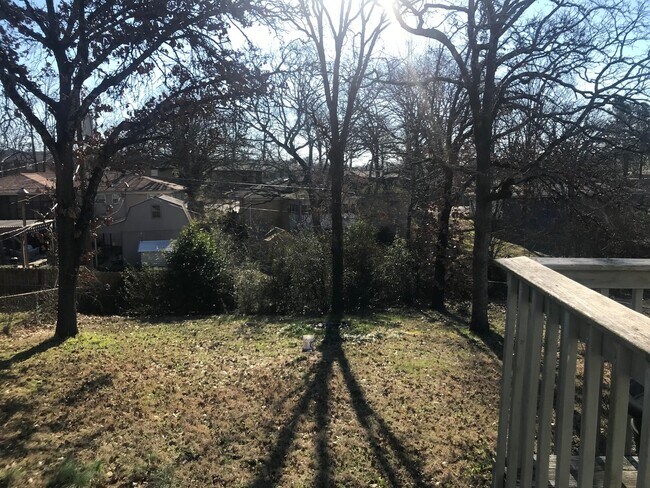 Building Photo - 4612 N Cypress St