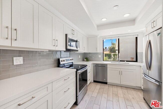 Building Photo - 43 Cll Encinitas