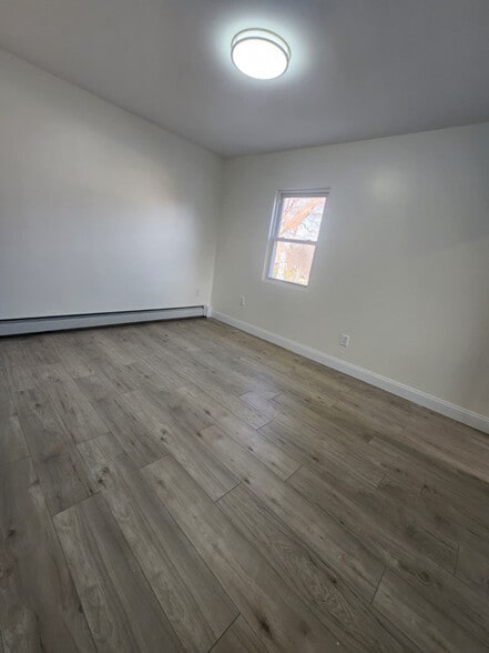 Building Photo - 9-08 150th St