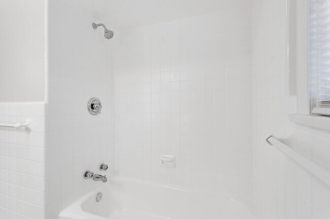 Building Photo - 127 Bell Ave