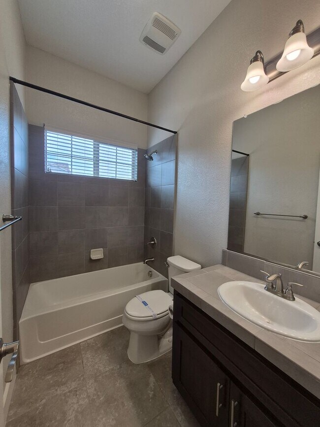 Building Photo - Now Leasing!! Gorgeous 3bd/2ba Single Story Home In Rocklin!