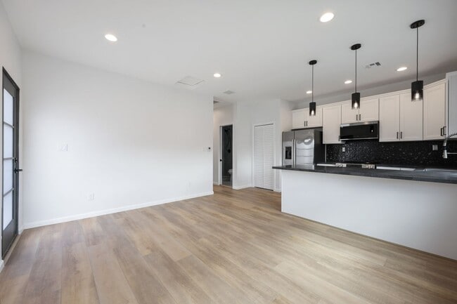 Building Photo - 3954 Armstrong St
