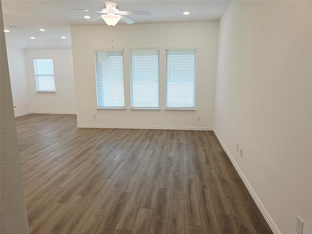 Building Photo - 712 Roanoke Dr