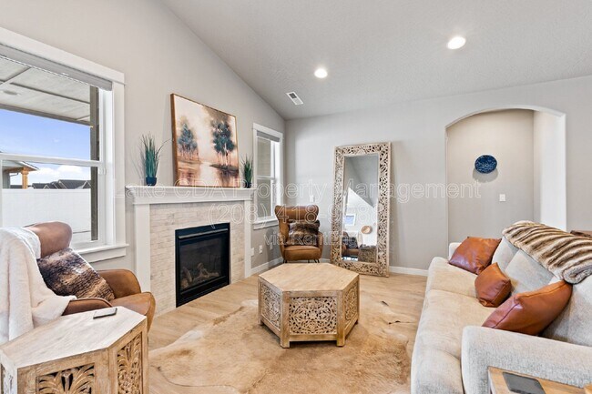 Building Photo - 5673 W Rockingham Dr