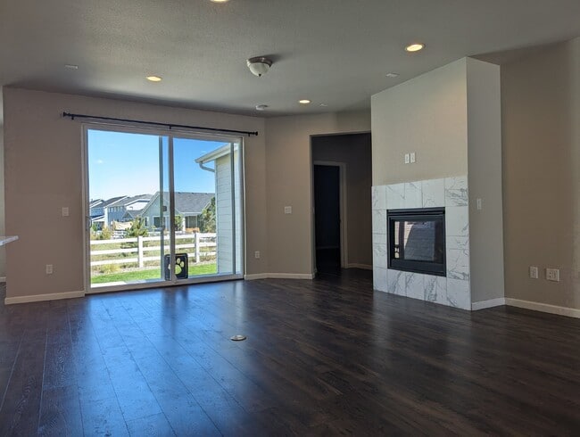 Building Photo - COMING SOON FIRST WEEK OF JUNE! Super SW Longmont location!