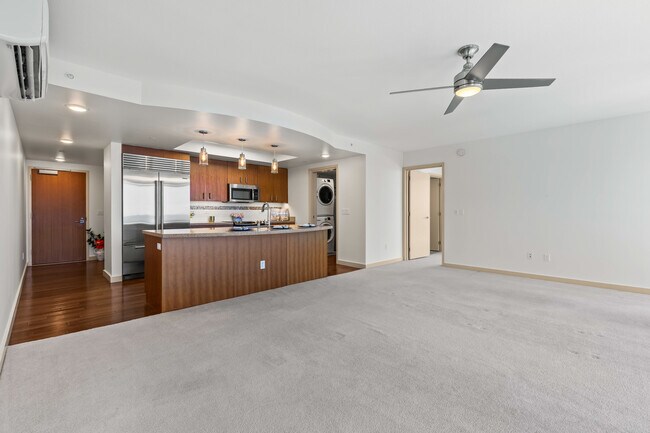 Building Photo - 555 South St