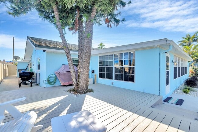 Building Photo - 1015 Spindle Palm Way