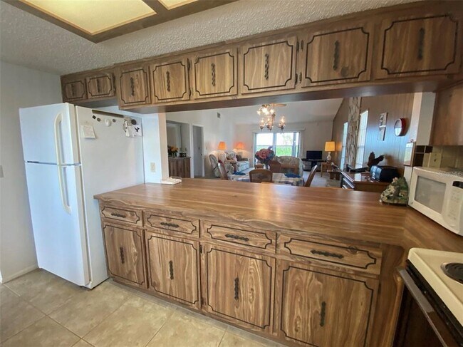 Building Photo - 9940 Eagles Point Cir