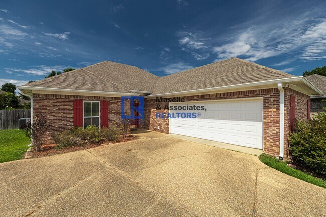 Building Photo - Beautiful 3 bedroom, 2 bathroom house in B...