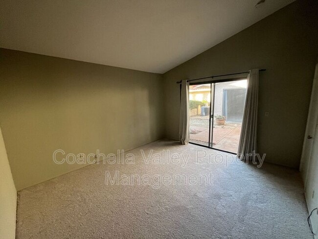 Building Photo - 36532 Vía Abeja