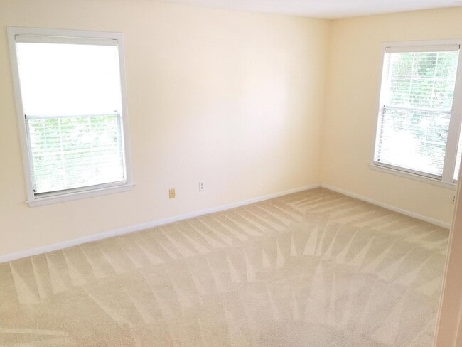 Building Photo - "Charming 2-Bed, 2-Bath Princeton Haven wi...